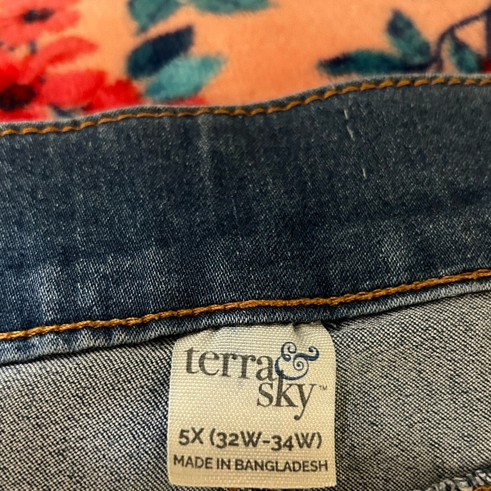 32W-34W 5X Terra and Skye Denim jeans